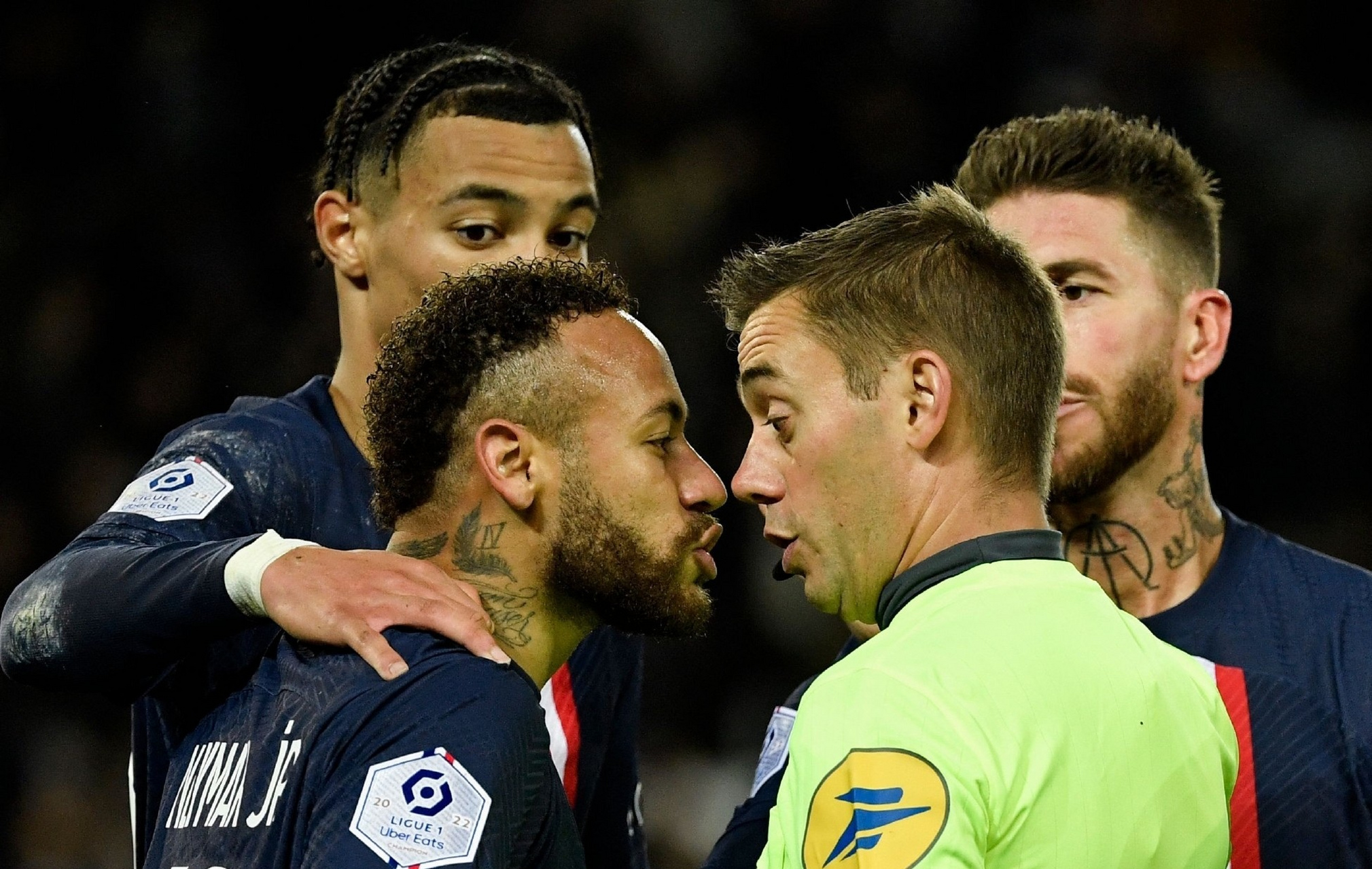 内马尔赛事官方发布出色防守新规，SKT争议不断！